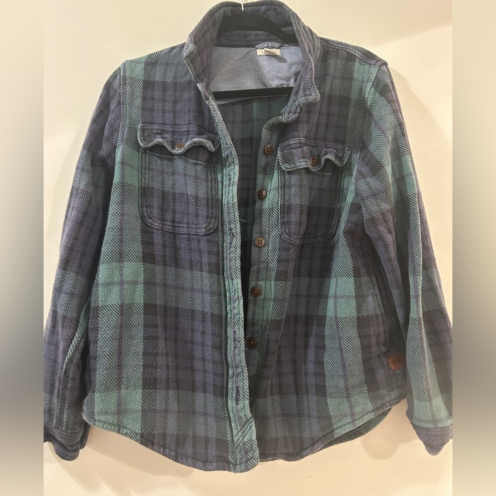Heavy duty LL Bean Plaid Button-Up Shacket in Blue & Green